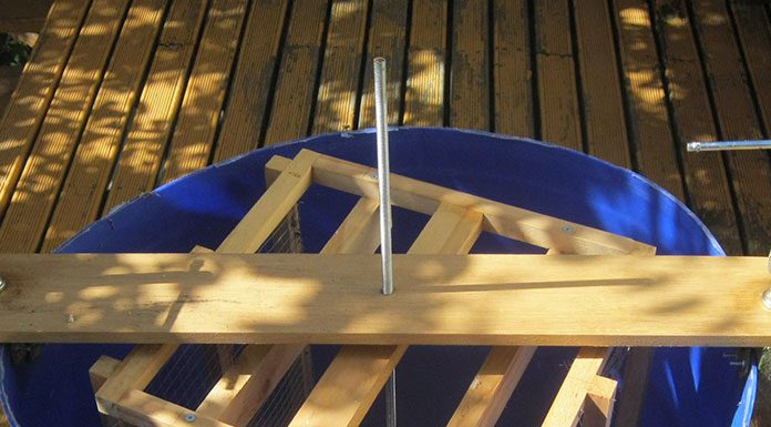 How to Make a Honey Extractor